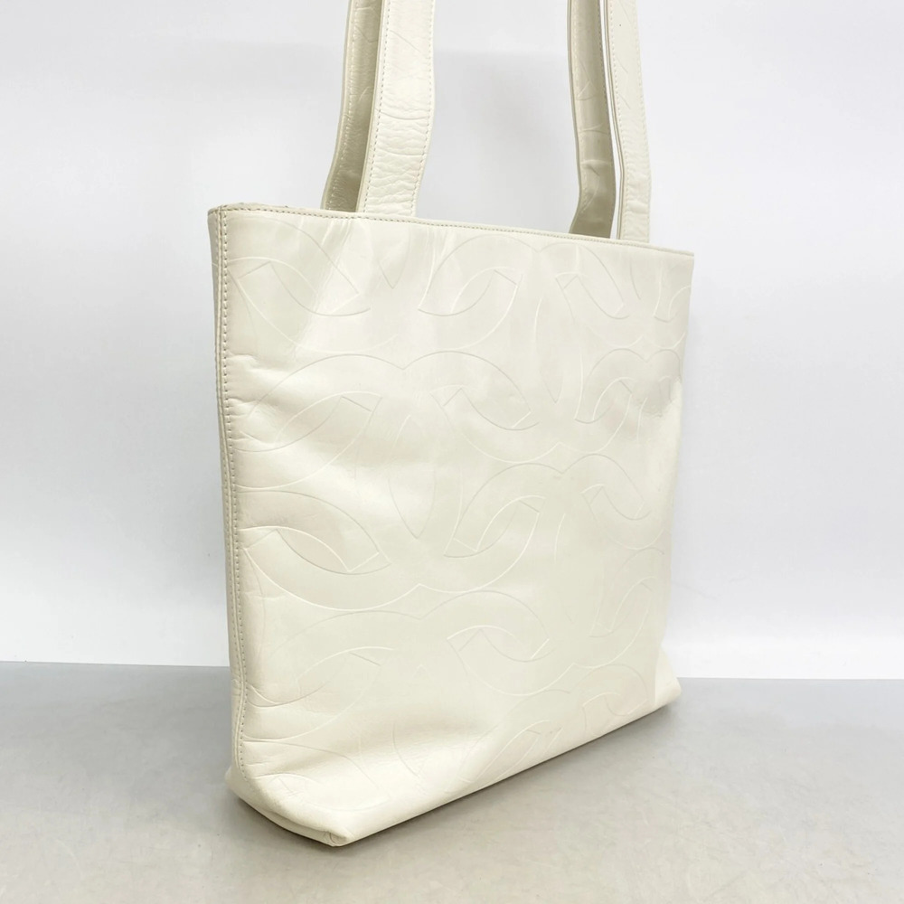 CHANEL White Leather Tote Bag - Picture 2 of 10